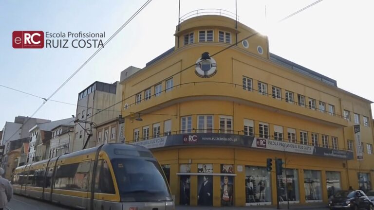 Oportunidades em Escolas de Cursos Profissionais em Matosinhos